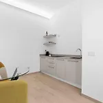 Premium With Balcony - Hospital Besta Lägenhet *