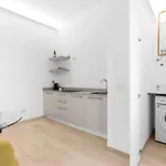 Premium With Balcony - Hospital Besta Lägenhet *