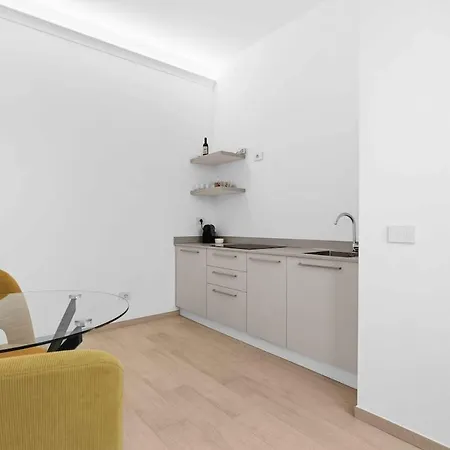 Premium With Balcony - Hospital Besta Apartment *